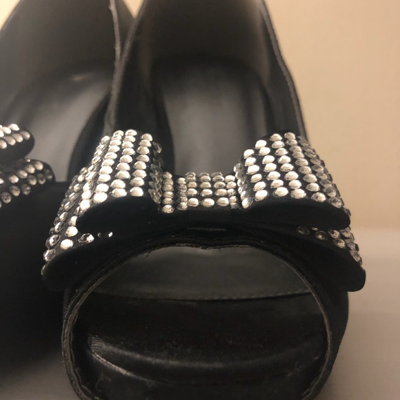 Satin and bling heels - Picture 4 of 5